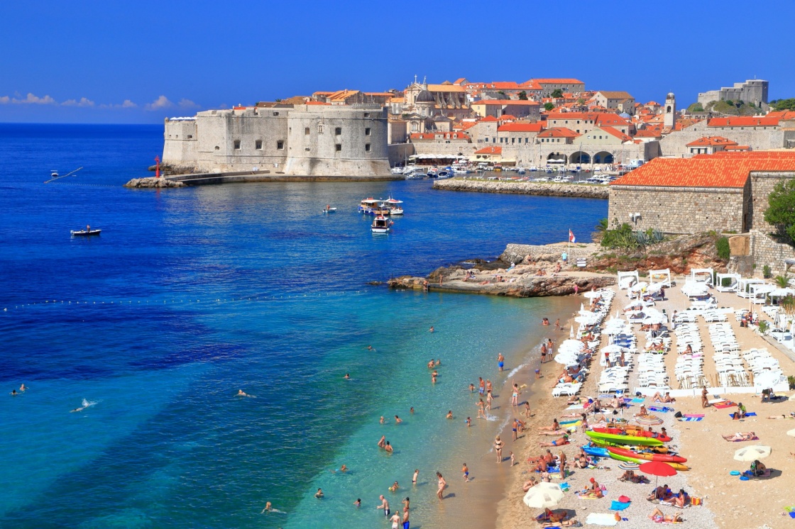 'Sunny beach on Eastern side of the old town of Dubrovnik, Croatia' - Dubrovník