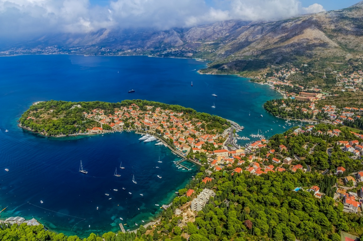 'Helicopter aerial shoot of Cavtat. Well known tourist destination near Dubrovnik.' - Dubrovník